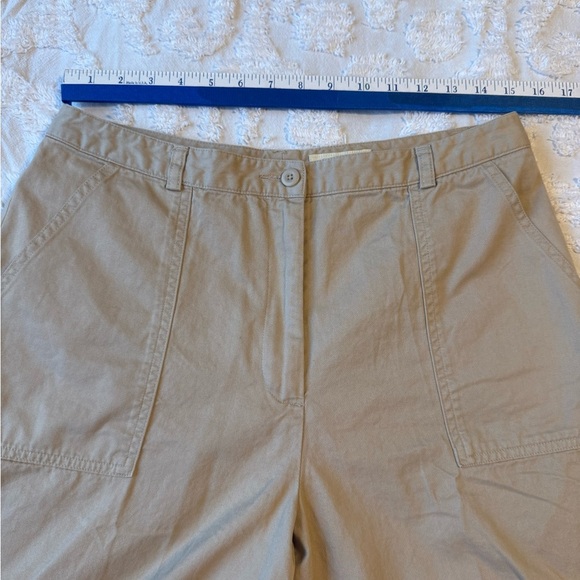 Eddie Bauer Tan Women's Shorts size 12 with pockets A18 - Picture 2 of 8